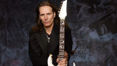 Photo of Guitar virtuoso Steve Vai explains his ‘style’ of playing
